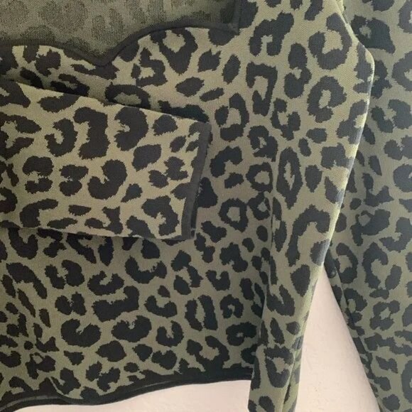 AQUA Leopard animal print Jacquard Long Sleeve Top Black and Green - Picture 2 of 9